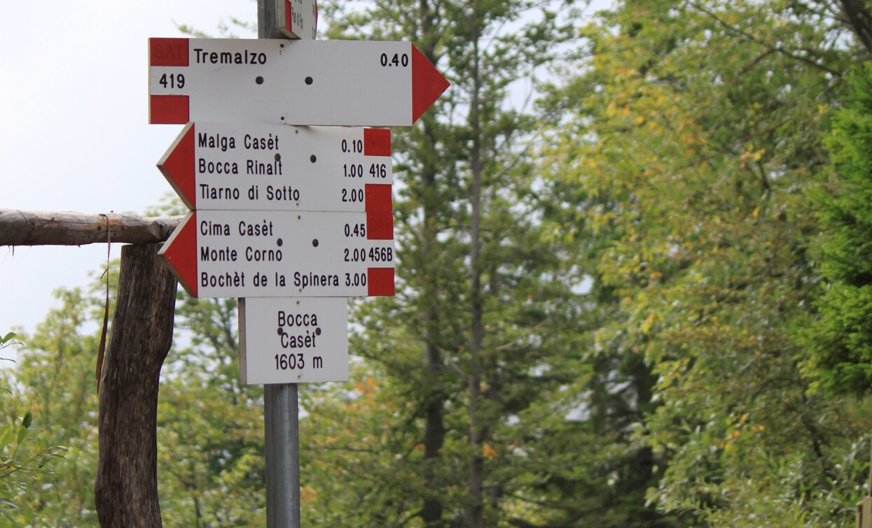 Signposts in Bocca Caset | © Staff Outdoor Garda Trentino AC, Garda Trentino