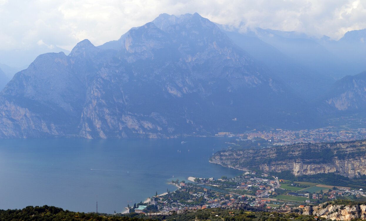 View over Torbole from the ridge of Segrom | © A. Pizzato - montagnadiviaggi.it, Garda Trentino