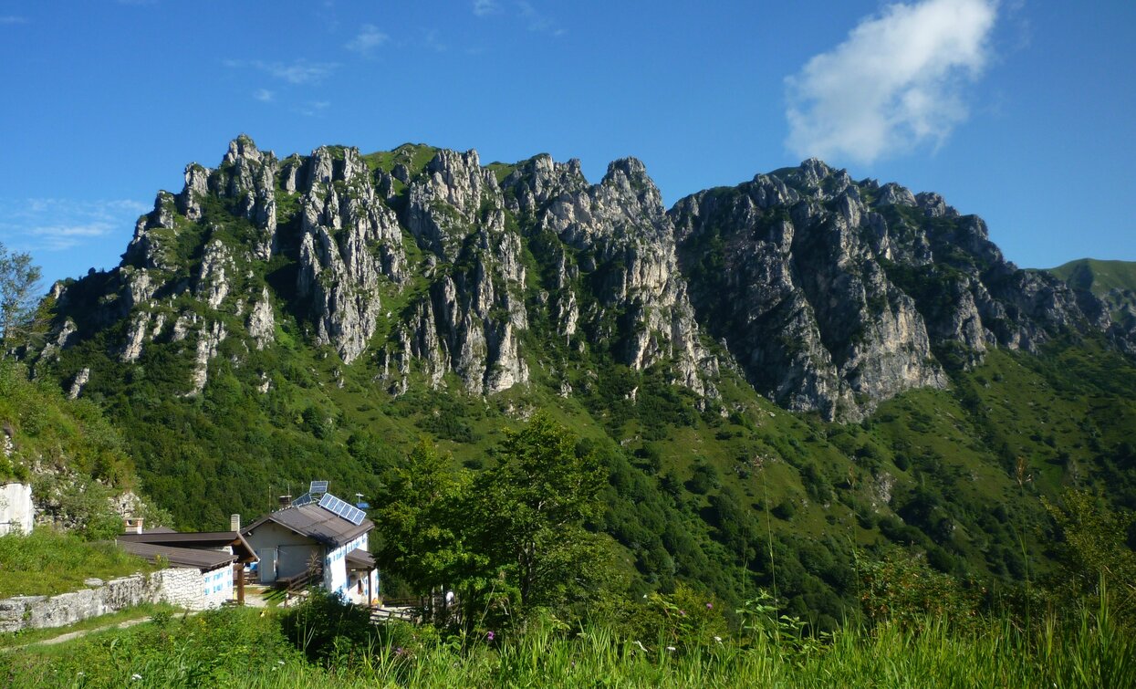 L'arrivo al Rifugio Pernici | © Stefania Oradini, North Lake Garda Trentino 