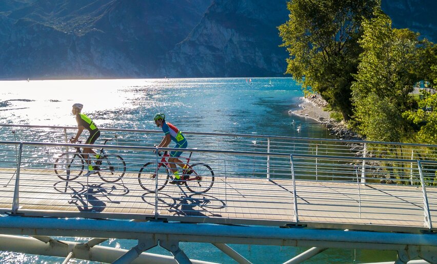 Bici da corsa Garda Trentino | © Archivio APT Garda Trentino (ph. Paolo Calzà) , Garda Trentino 