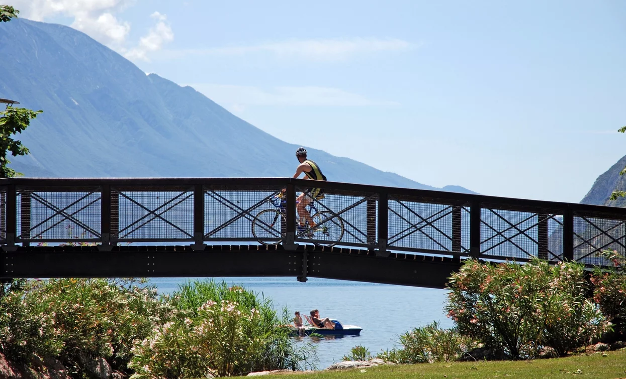 Entlang der Seepromenade in Riva del Garda | © Archivio APT Garda Trentino , Garda Trentino 