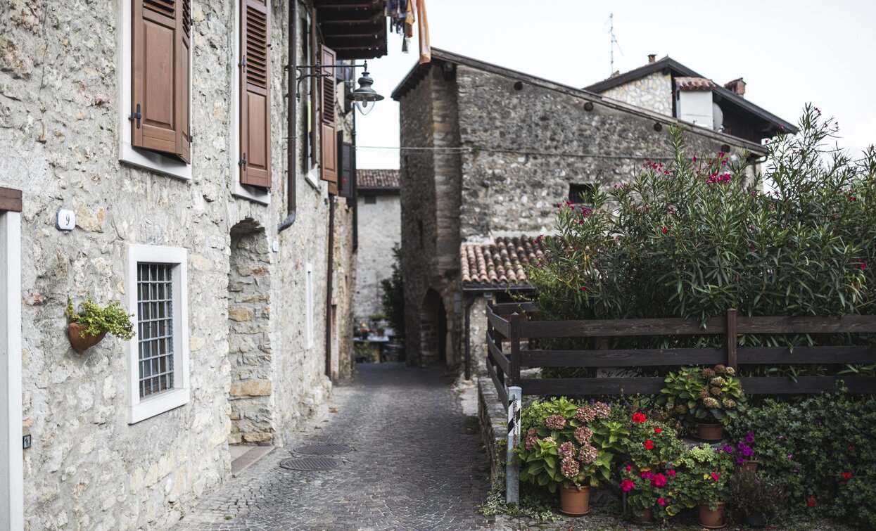 Through the village of Tenno | © Archivio Garda Trentino (ph. Watchsome), Garda Trentino 