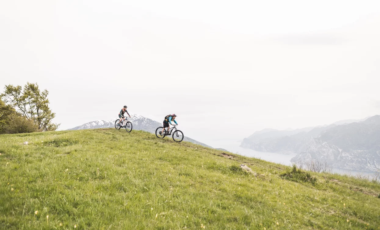 On the ridge of Monte Creino | © Archivio Garda Trentino (ph. Watchsome), Garda Trentino 
