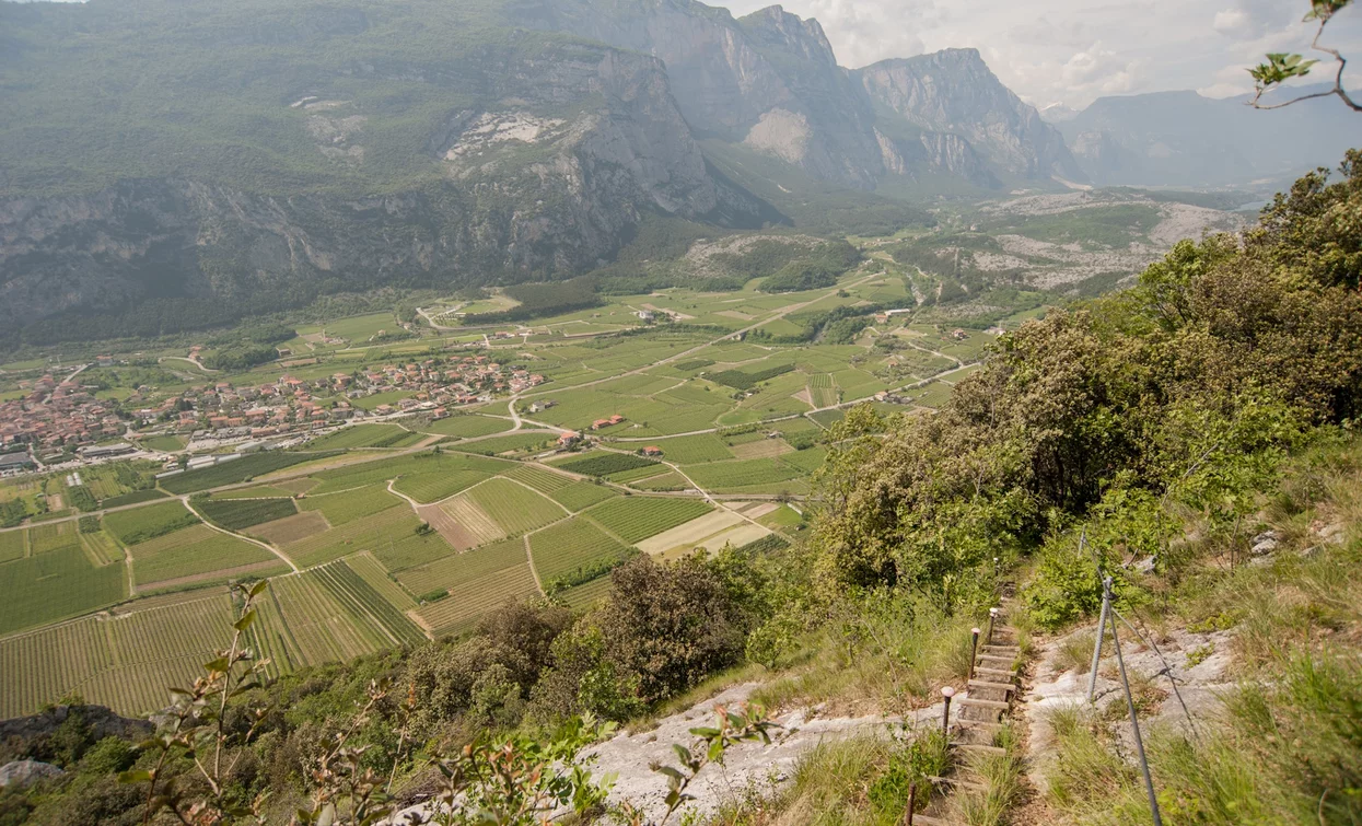 Blick vom Lehrerin-Weg ins Sarca-Tal | © APT Garda Trentino, Garda Trentino
