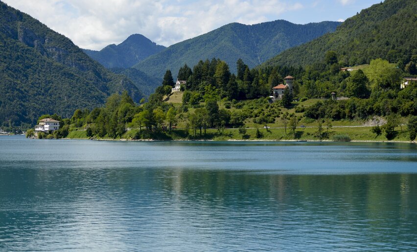 View of the northern shore of Lake Ledro | © Roberto Vuilleumier, Garda Trentino