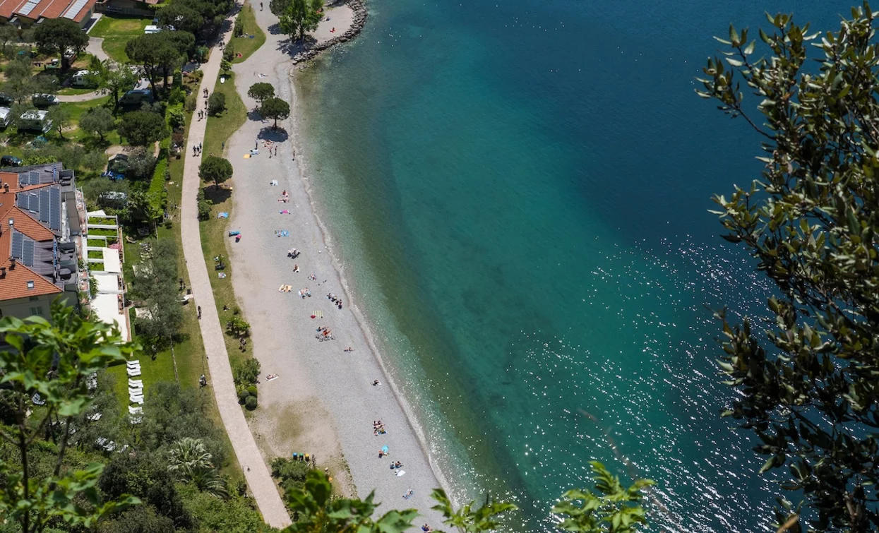 The cycle path along the lake shore in Torbole | © Archivio APT Garda Trentino (ph. Vuilleumier) , North Lake Garda Trentino 