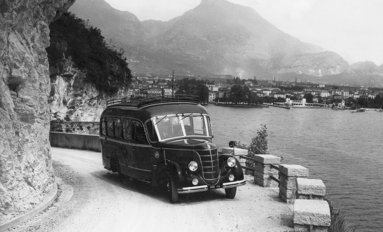 Foto d'epoca: la strada del Ponale | © Staff Outdoor Garda Trentino AC, Garda Trentino