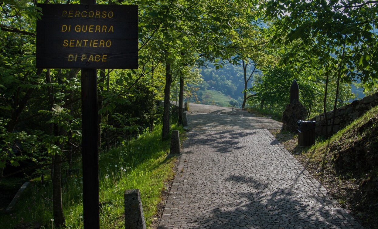 Towards the war memorial | © Staff Outdoor Garda Trentino AC, Garda Trentino 