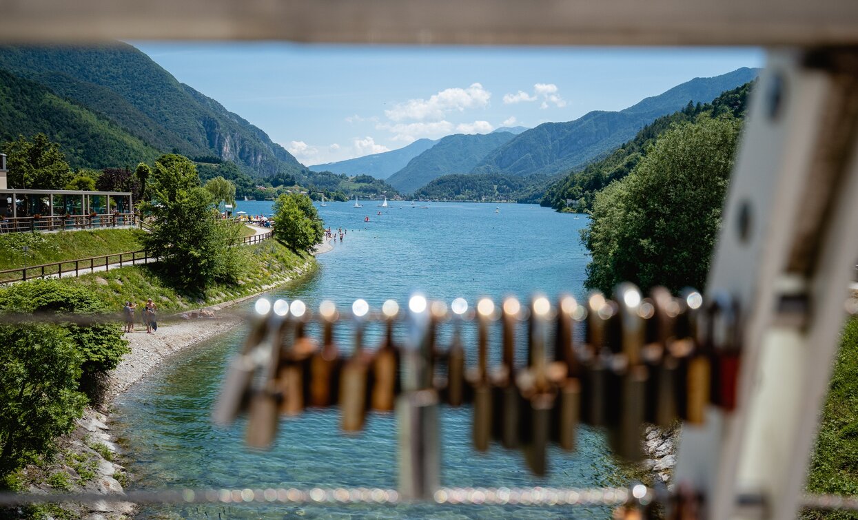 Bridge on the lakeside cycle path in Valle di Ledro | © Garda Dolomiti @Alice Russolo, Garda Trentino