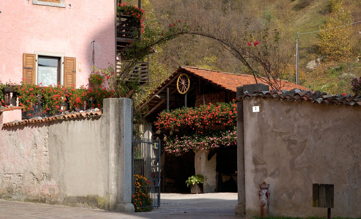 The entry to Via Sant'Antonio | © Staff Outdoor Garda Trentino AC, Garda Trentino