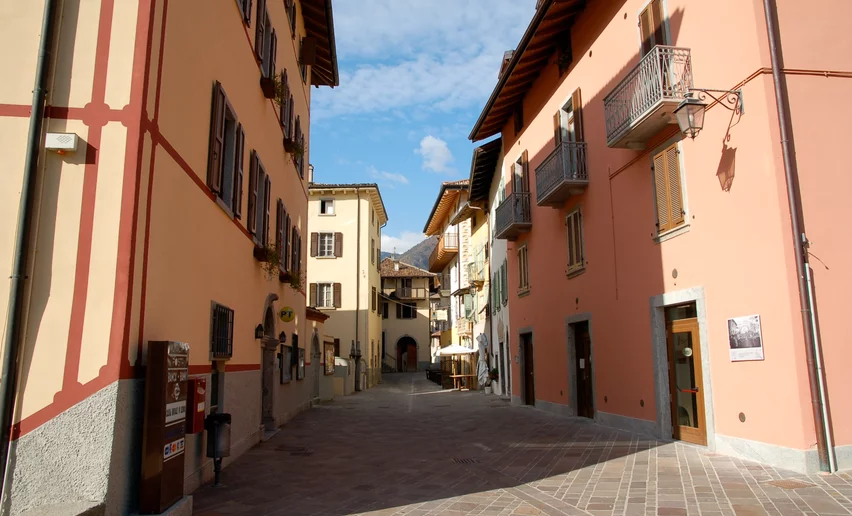 The central street of Pieve | © Staff Outdoor Garda Trentino AC, Garda Trentino