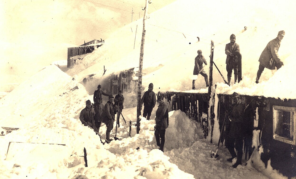 Il Rifugio Pernici durante la Prima Guerra Mondiale | © Staff Outdoor Garda Trentino AC, Garda Trentino 