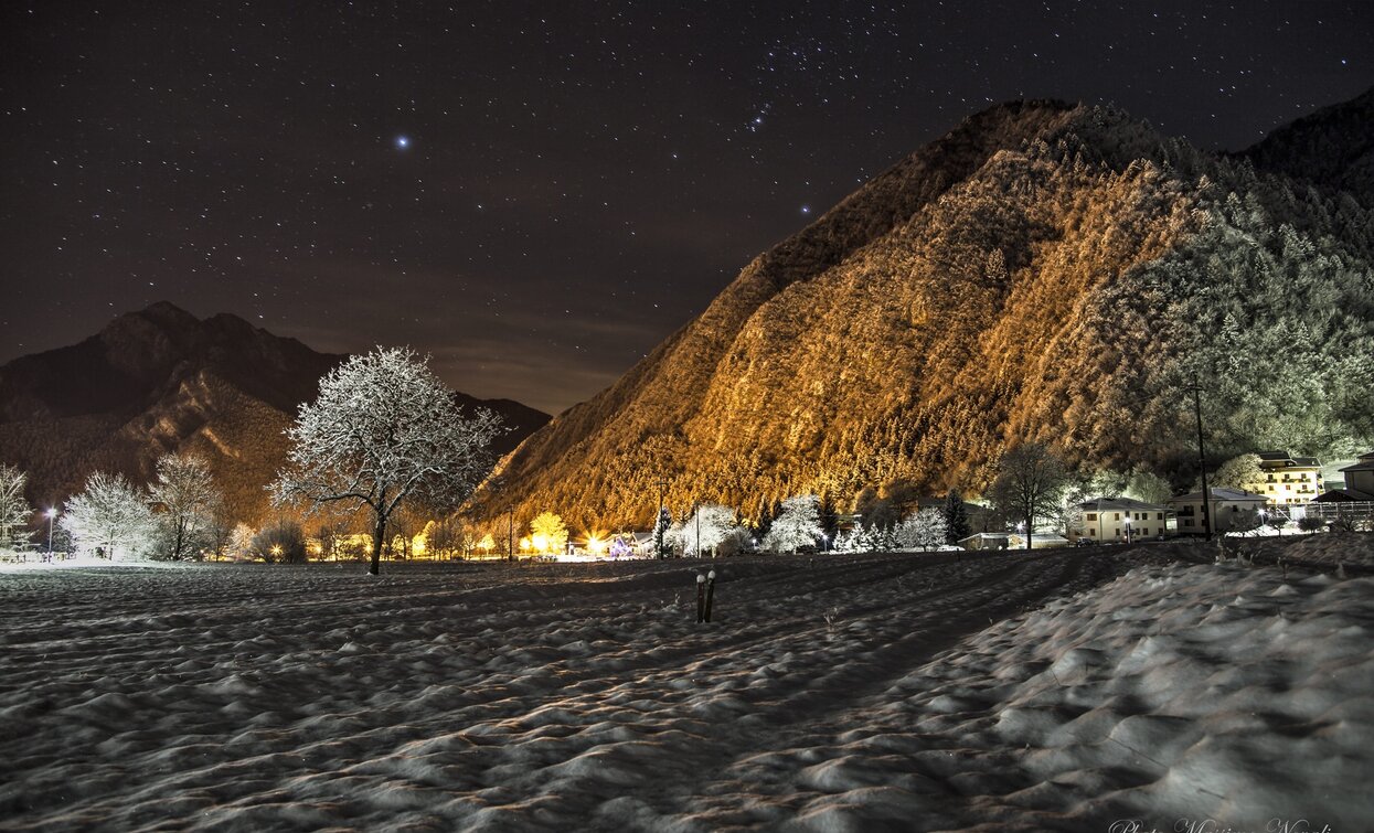Snow-covered Lenzumo under the stars | © Massimo Novali, Garda Trentino