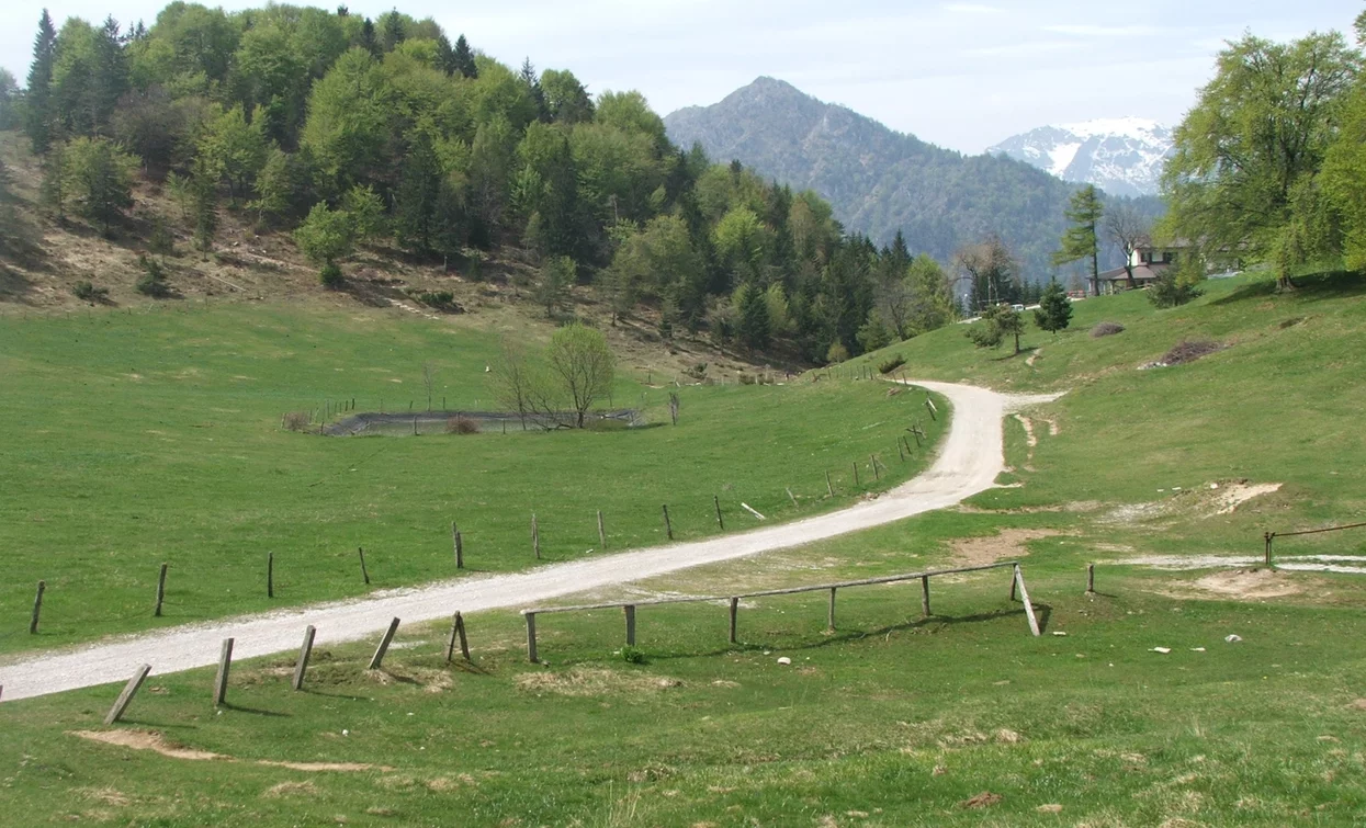 The Rifugio degli Alpini di Passo Nota in the background | © Staff Outdoor Garda Trentino AC, Garda Trentino