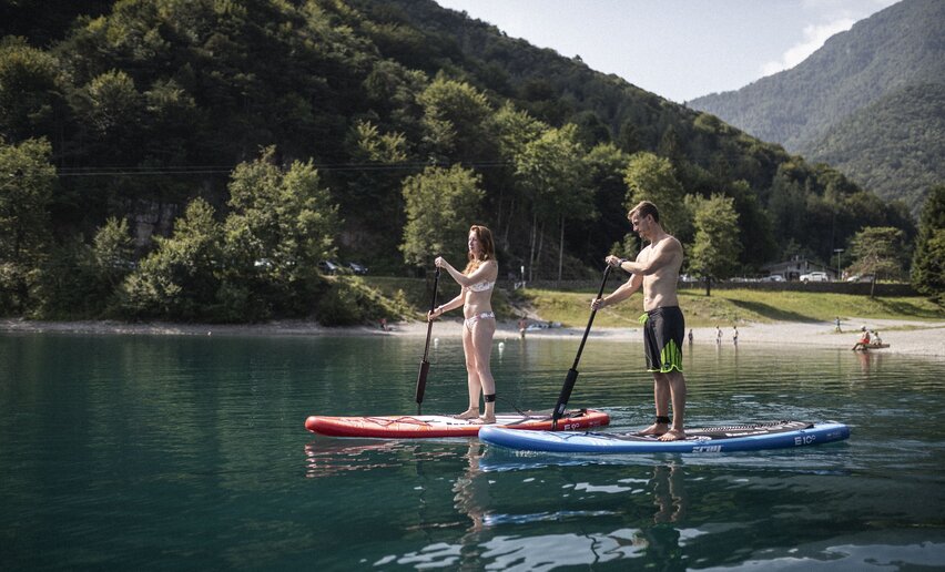 Rund um den Ledrosee im SUP | © Archivio Garda Trentino (ph. Watchsome), Garda Trentino Rund um den Ledrosee im SUP | © Archivio Garda Trentino (ph. Watchsome), Garda Trentino