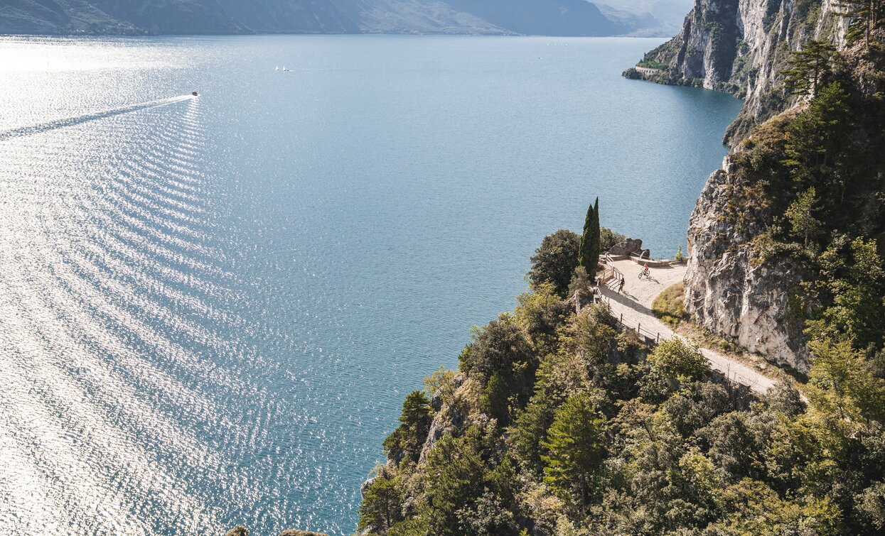 Runterfahrt auf dem Sentiero del Ponale | © Archivio Garda Trentino (ph. Watchsome), North Lake Garda Trentino 