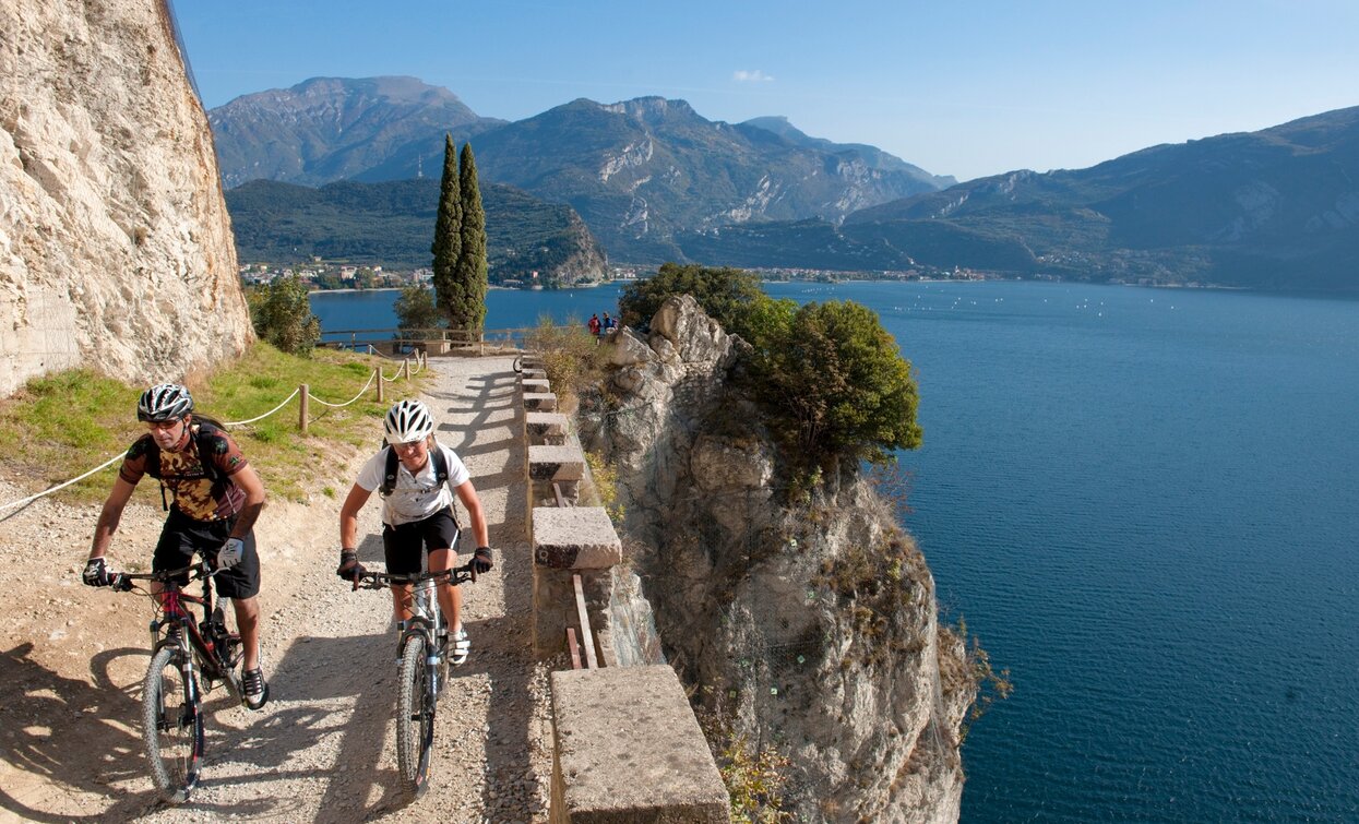 The old Ponale road, a must-do in Garda Trentino | © Archivio Garda Trentino , North Lake Garda Trentino 
