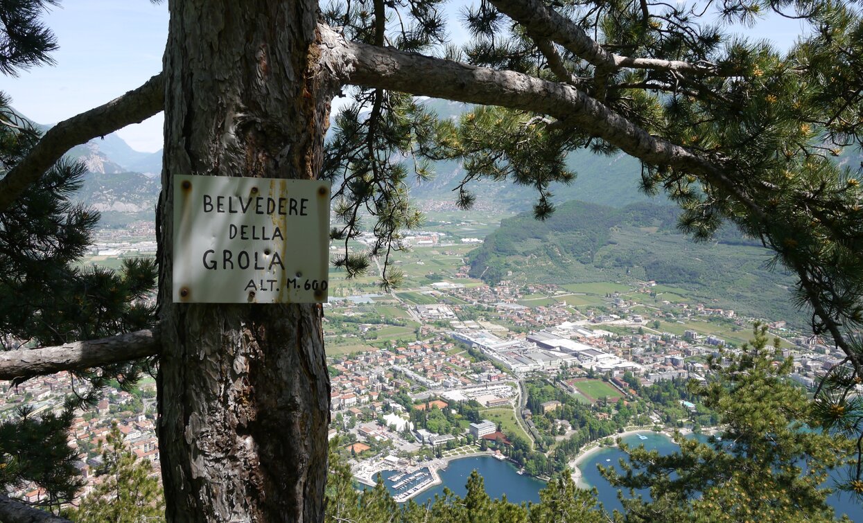 Am Aussichtspunkt Belvedere della Grola | © Hartmut Wimmer, Outdooractive Premium