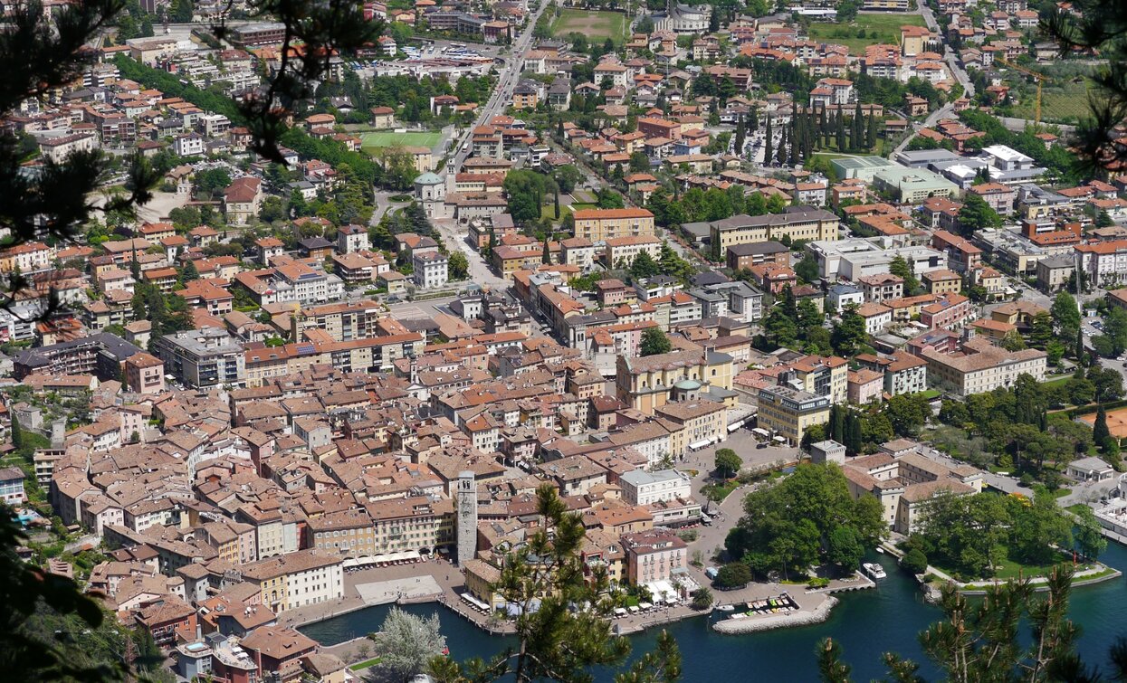 The city of Riva seen from the viewpoint | © Hartmut Wimmer, Outdooractive Premium