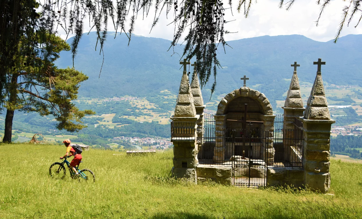 Monumento alla Santa Croce sul Monte Guarda | © Archivio Garda Trentino (ph. Uli Stanciu), North Lake Garda Trentino 