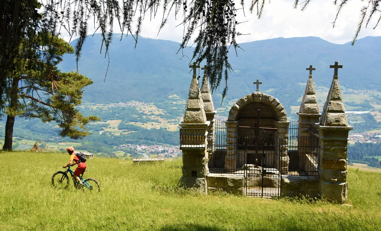 Monument to the Holy Cross on Monte Guarda | © Archivio Garda Trentino (ph. Uli Stanciu), North Lake Garda Trentino 