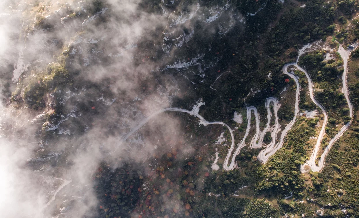 Serpentines on the old military road of Tremalzo | © Archivio Garda Trentino (ph. Giorgio Dubini), Garda Trentino 