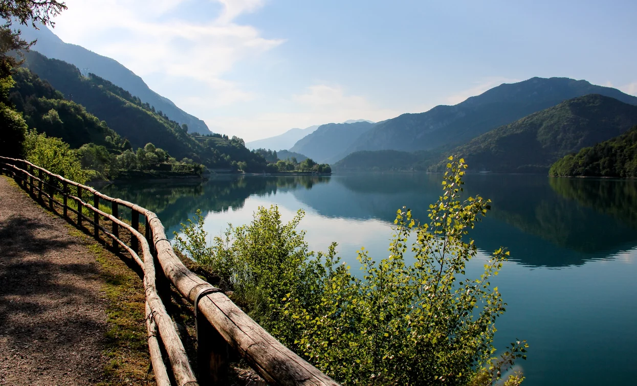 Lungo il Lago di Ledro | © Natalia Pellegrini, Garda Trentino 