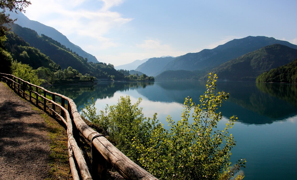 Lungo il Lago di Ledro | © Natalia Pellegrini, Garda Trentino 