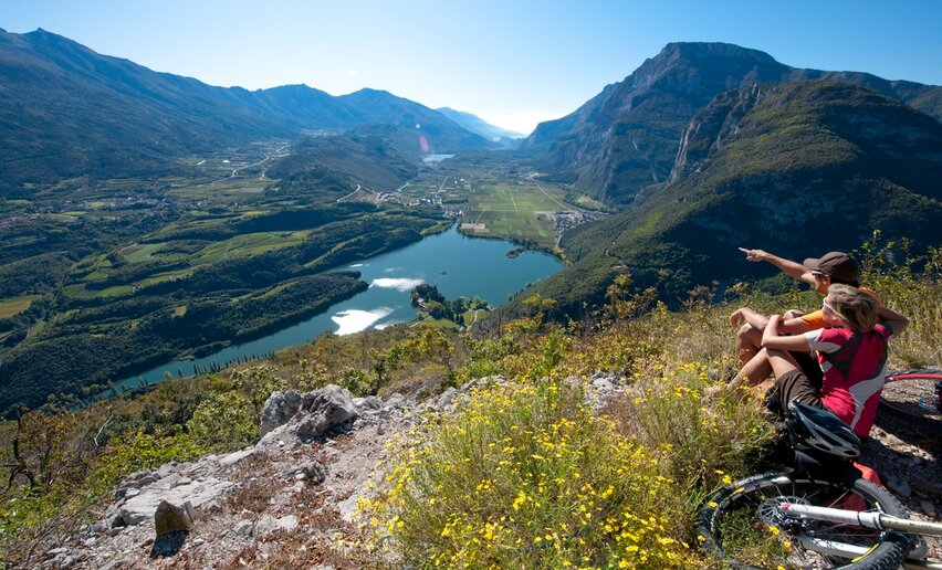 Monte Gazza: view of the 4 lakes