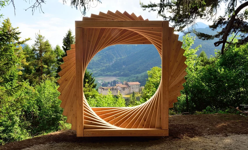 Vista dal BoscoArteStenico sul castello di Stenico | © Archivio Garda Trentino (ph. M. Corradi), North Lake Garda Trentino 