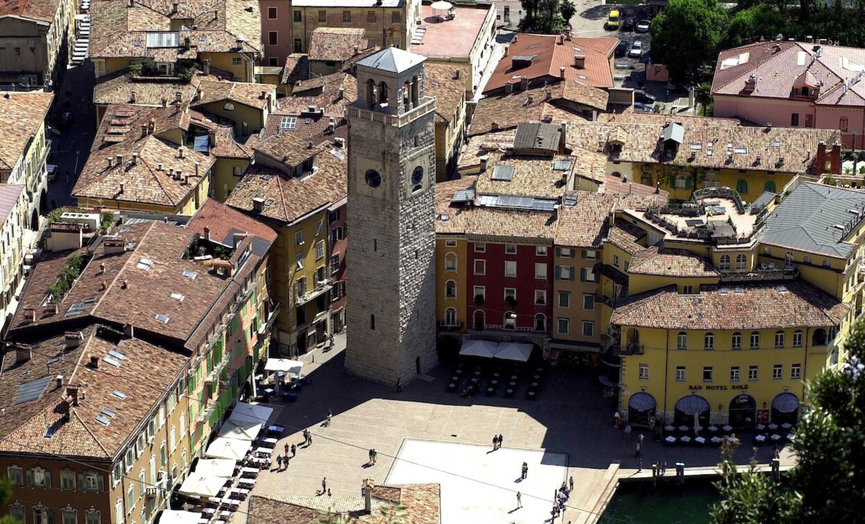 Das Zentrum Rivas mit dem Turm Apponale | © Archivio Garda Trentino, Garda Trentino