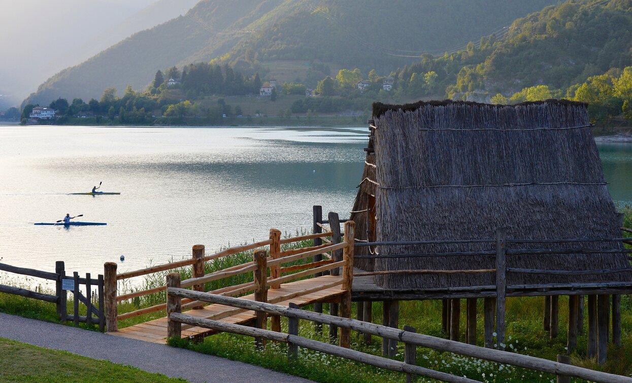 Case su palafitte al Lago di Ledro | © Archivio Garda Trentino (ph. Roberto Vuilleumier), Garda Trentino 