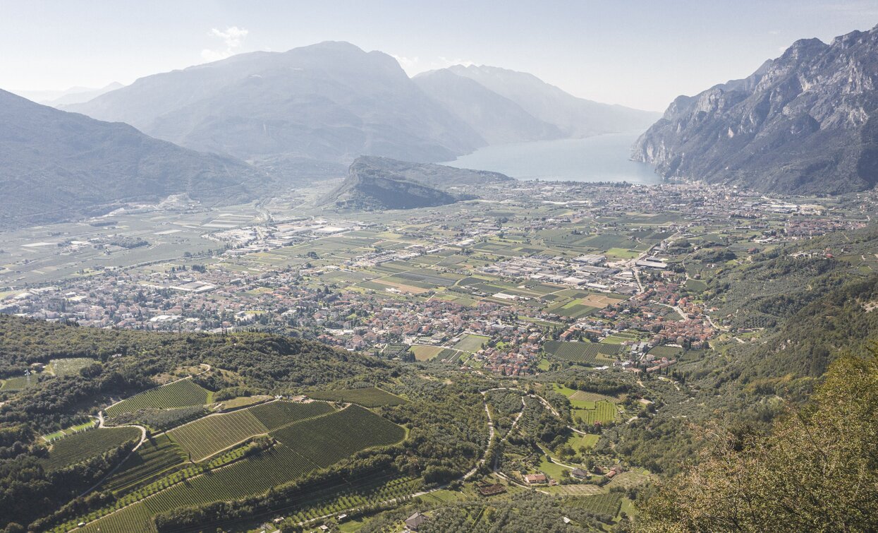 L'Alto Garda visto da Tenno | © Archivio Garda Trentino (ph. Watchsome), Garda Trentino 