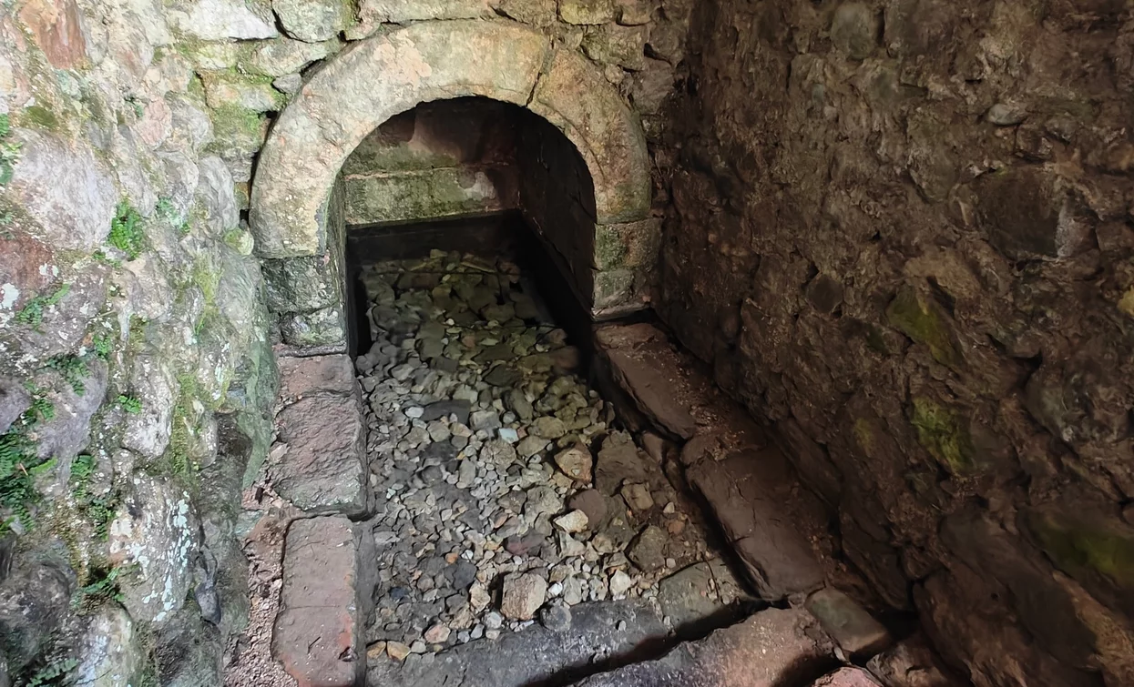 Fonte romana  interno | © Sentieri Di Famiglia, Sentieri di Famiglia