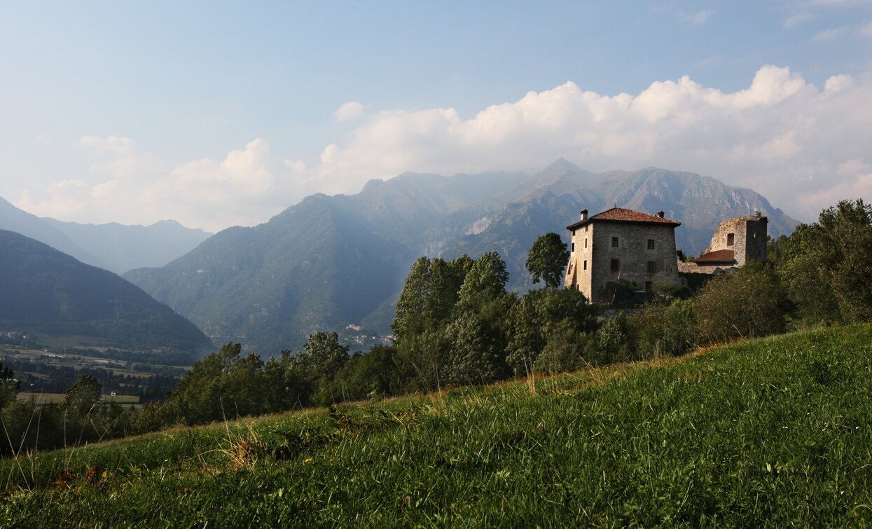 Burg Spine und Blick auf das Tal der Terme di Comano | © Staff Outdoor Garda Trentino VN, Garda Trentino