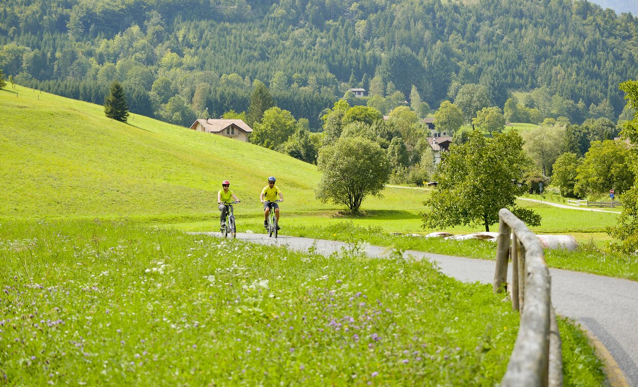 Cycle path through Valle di Ledro | © Archivio Garda Trentino (ph. Roberto Vuilleumier), Garda Trentino 