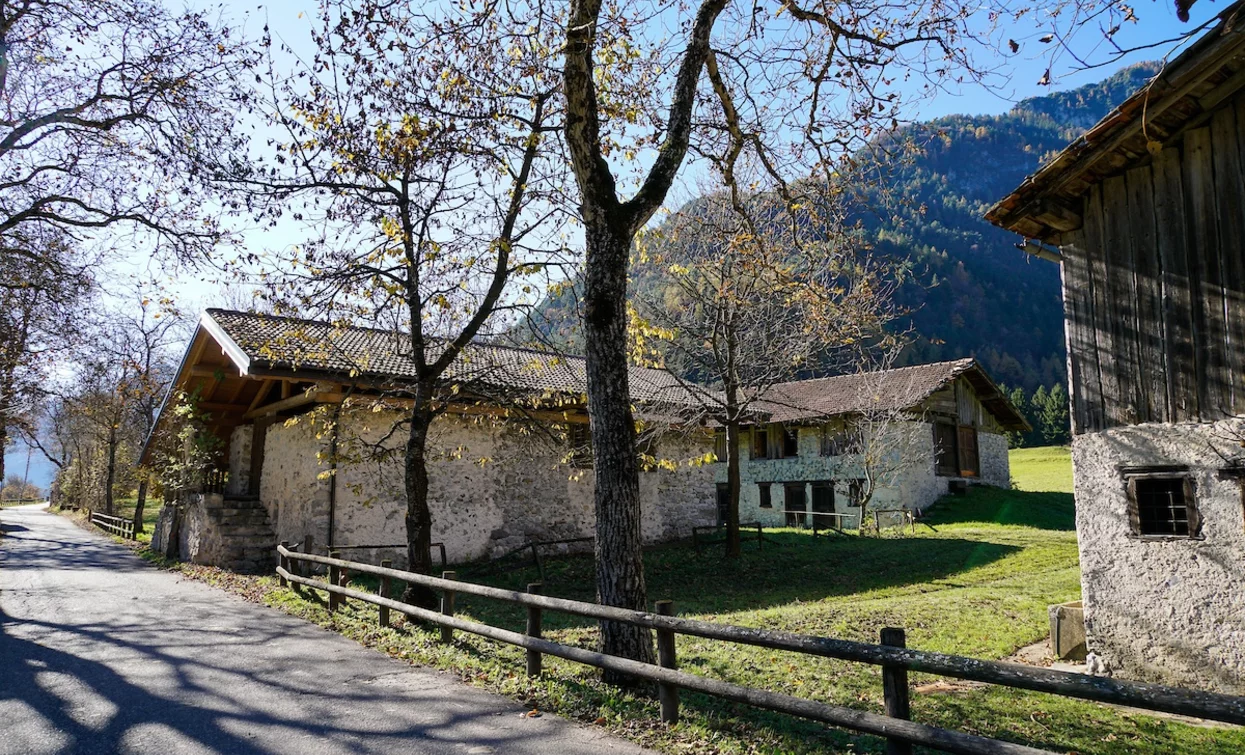 Hay barns in Val Concei | © Archivio Garda Trentino (ph. Roberto Vuilleumier), North Lake Garda Trentino 
