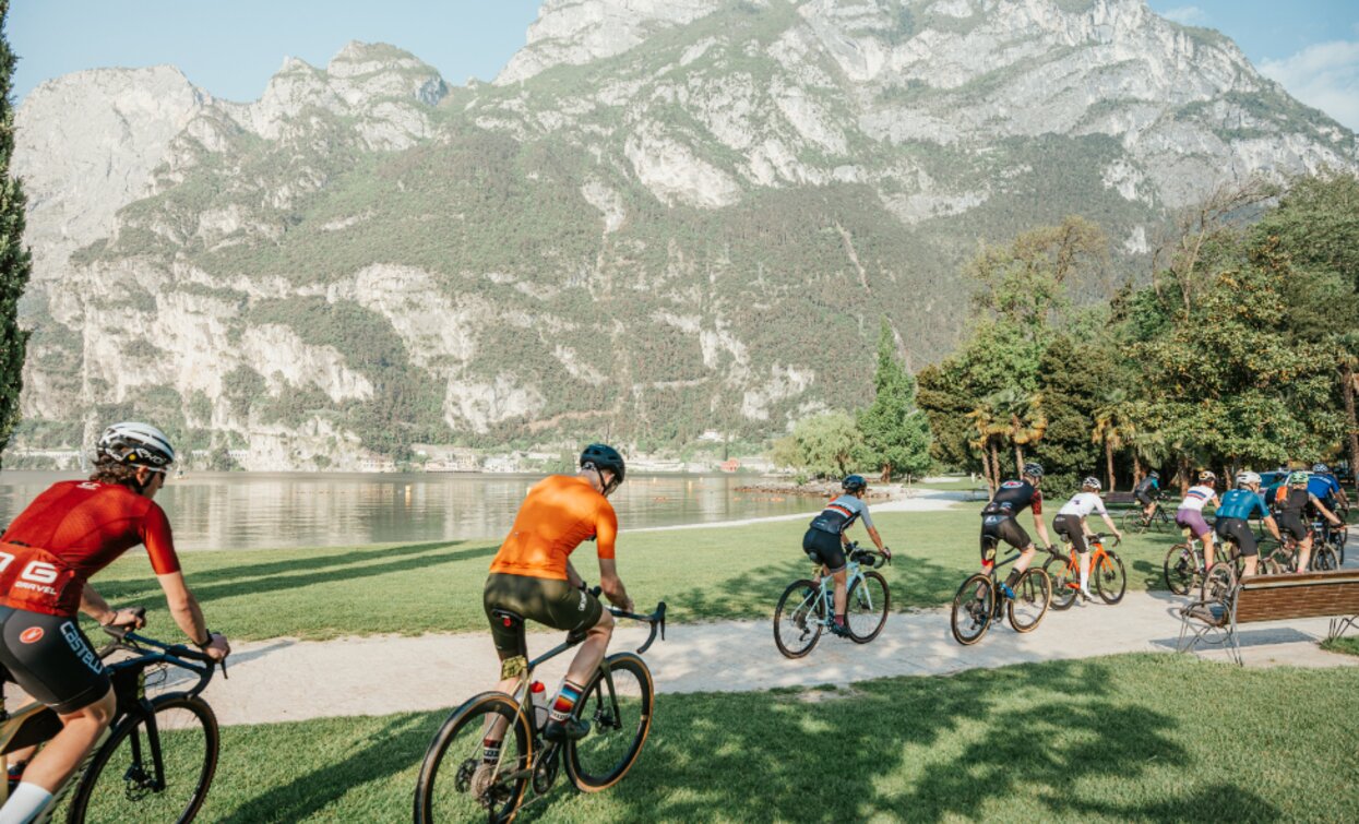 Gravel Bike Fesatival | © garda_dolomiti_SpA_20250502_BF-Riva_chris_gollhofe, Garda Trentino 
