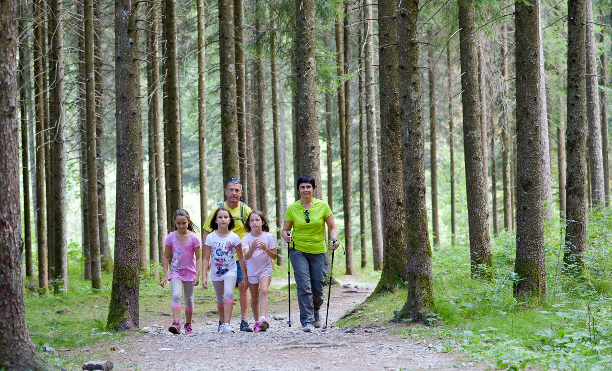 With the family in Val Concei | © Roberto Vuilleumier, Garda Trentino 