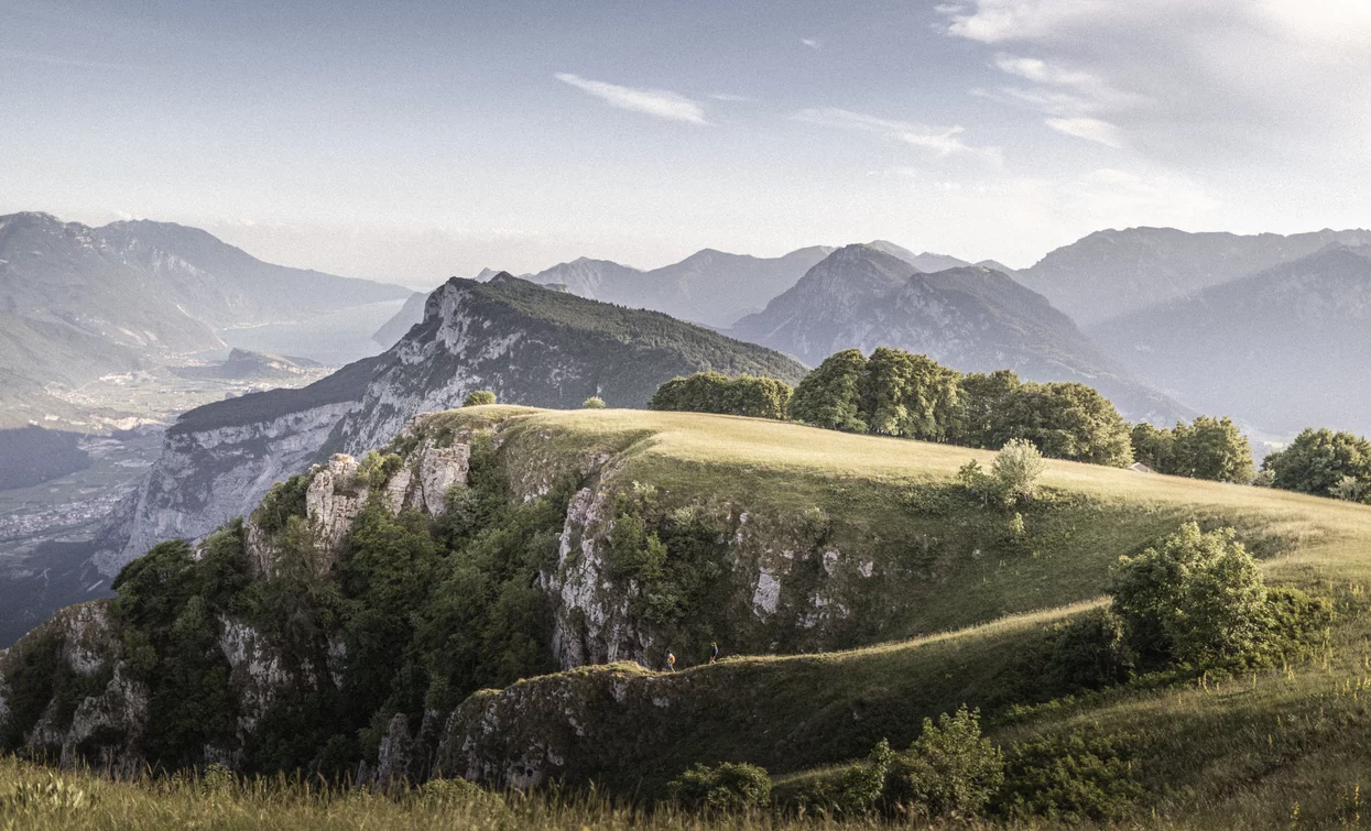 An der Gipfel von Monte Casale | © Archivio Garda Trentino (ph. Watchsome), Garda Trentino 