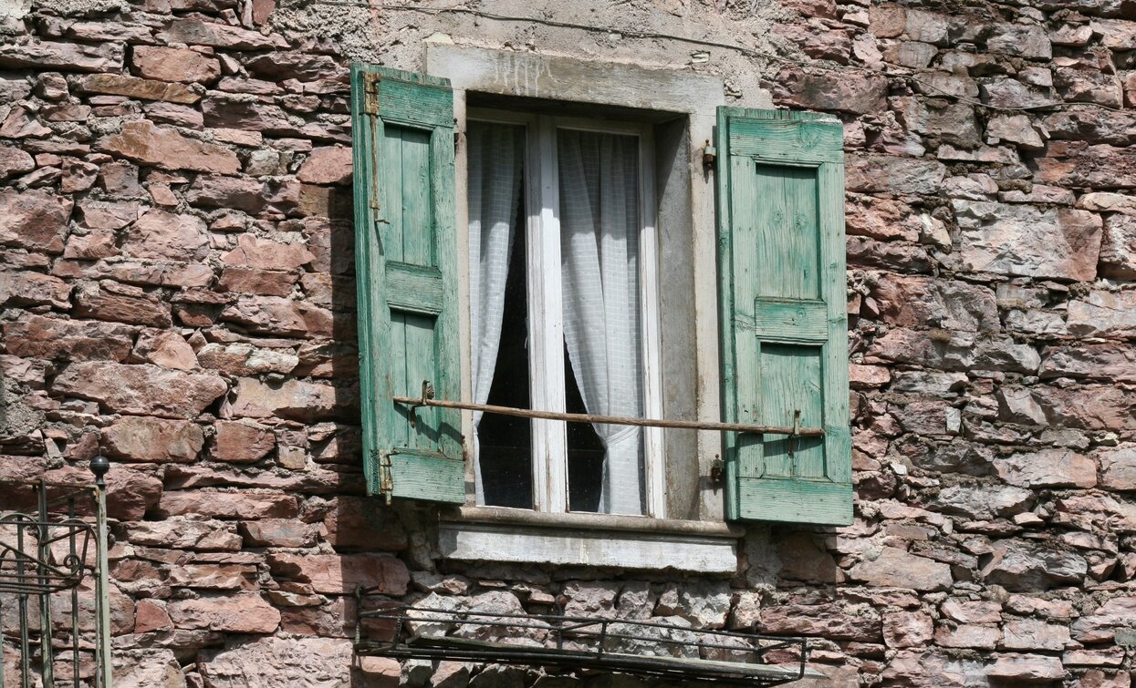 Open windows in Moline | © APT Terme di Comano Dolomiti di Brenta, Garda Trentino 