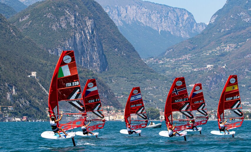 IQ FOIL Y&J International Games